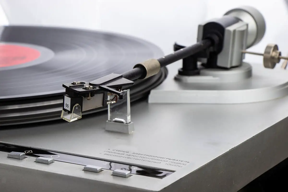 Belt Drive vs. Direct Drive Turntable How To Choose?