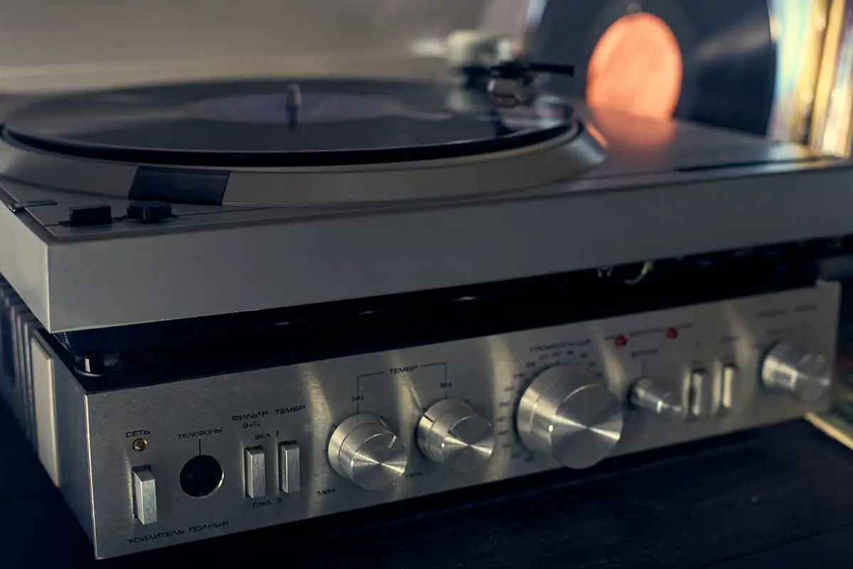 Turntable vs. Record player (We Explain the Difference